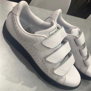 Puma White Leather Velcro Strap Sneakers